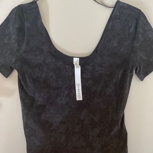 Lululemon size 4 black top